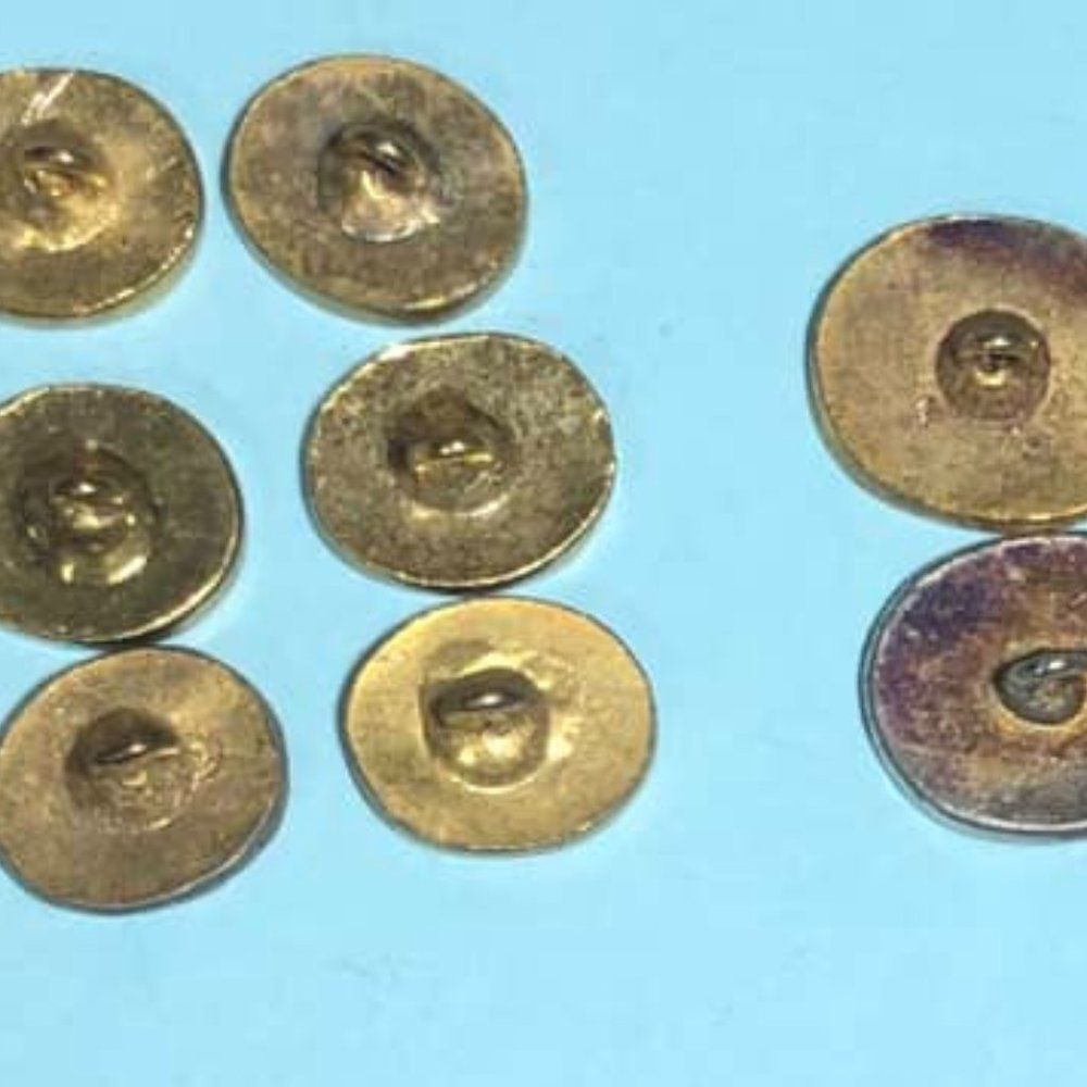 Vintage FRONTIER AIRLINES 10 Original Uniform Buttons Complete Set, 4 Lg+6 small - Picture 2 of 3